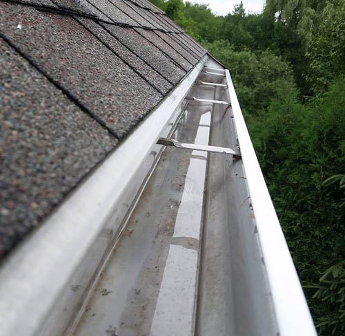 gutter cleaning preston1
